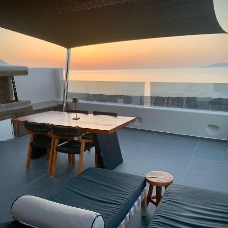 Incognito Beach Villa Santorini Kamári Exteriör bild