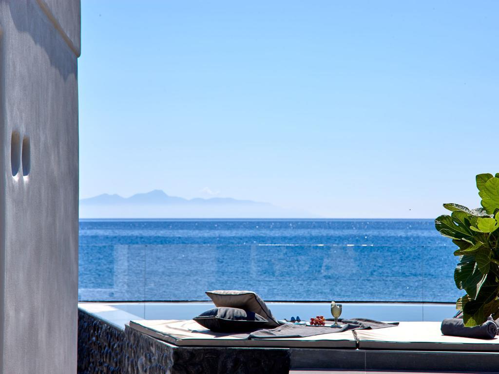 Incognito Beach Villa Santorini Kamári Exteriör bild